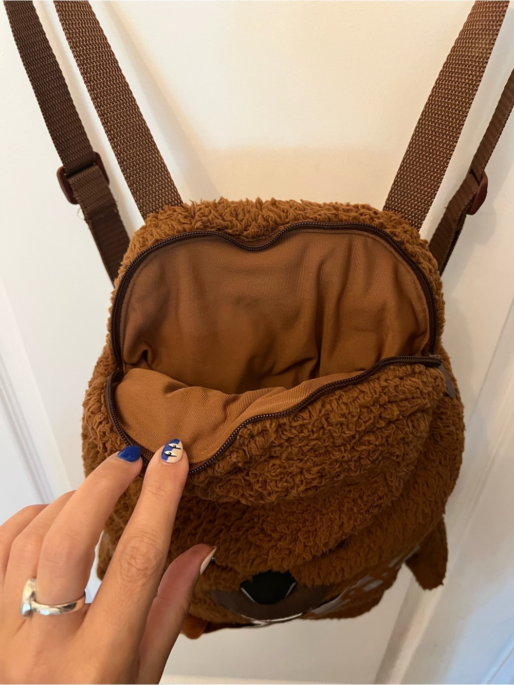 Star Wars Chewbacca Plush Backpack with Crossbody Detail - Brown - Picture 4 of 9